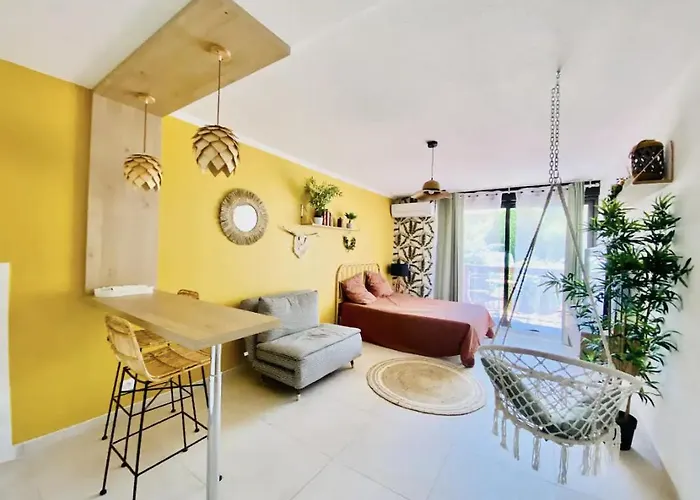 Terrasse & Parking Gratuit En شقة نيم