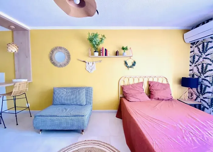 Terrasse & Parking Gratuit En شقة نيم