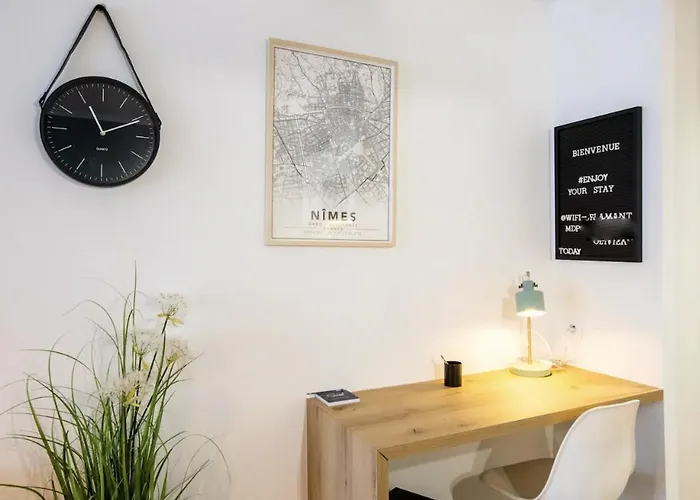 شقة Terrasse & Parking Gratuit En نيم